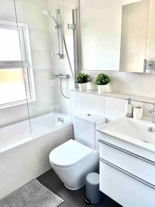 Beautiful Windsor Cottage, Amazing Location, The Castle, Ascot, Legoland, Free Parking Super Close Exterior photo