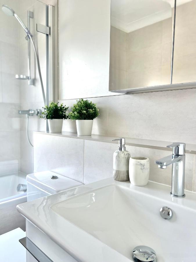 Beautiful Windsor Cottage, Amazing Location, The Castle, Ascot, Legoland, Free Parking Super Close Exterior photo